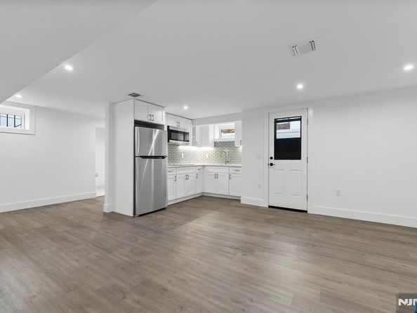 1107 Fairview Lane, Fort Lee NJ 07024