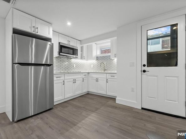 1107 Fairview Lane, Fort Lee NJ 07024