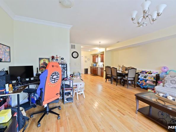 530 64th Street, West New York NJ 07093
