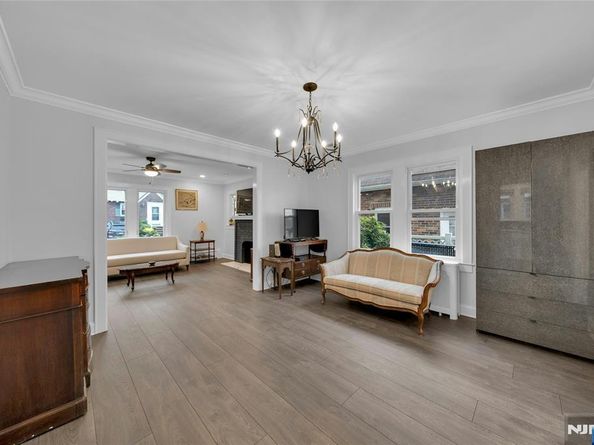 571 Monroe Place, Ridgefield NJ 07657
