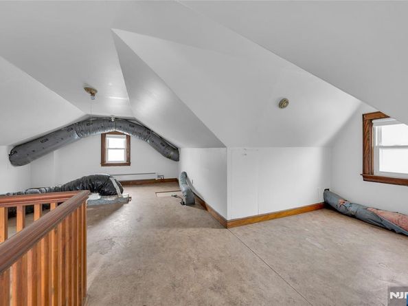 571 Monroe Place, Ridgefield NJ 07657