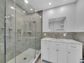 571 Monroe Place, Ridgefield NJ 07657
