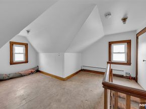 571 Monroe Place, Ridgefield NJ 07657