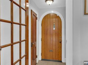 571 Monroe Place, Ridgefield NJ 07657