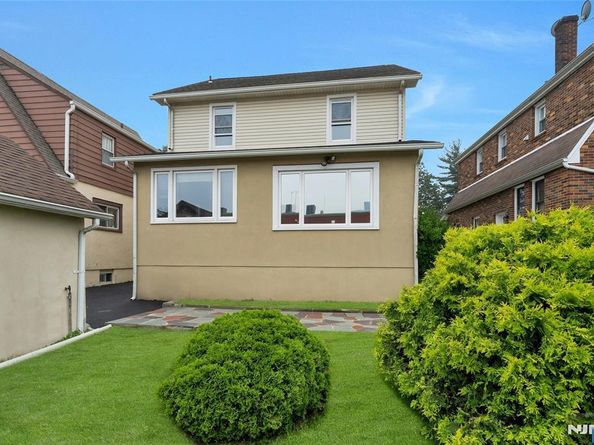 571 Monroe Place, Ridgefield NJ 07657