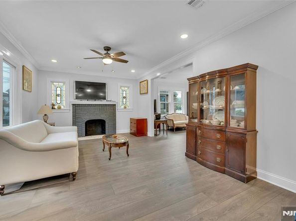 571 Monroe Place, Ridgefield NJ 07657