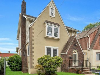 571 Monroe Place