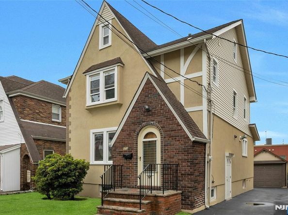 571 Monroe Place, Ridgefield NJ 07657