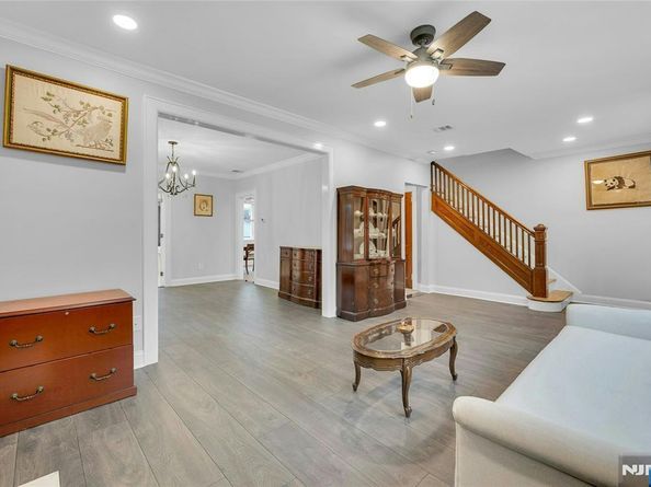 571 Monroe Place, Ridgefield NJ 07657
