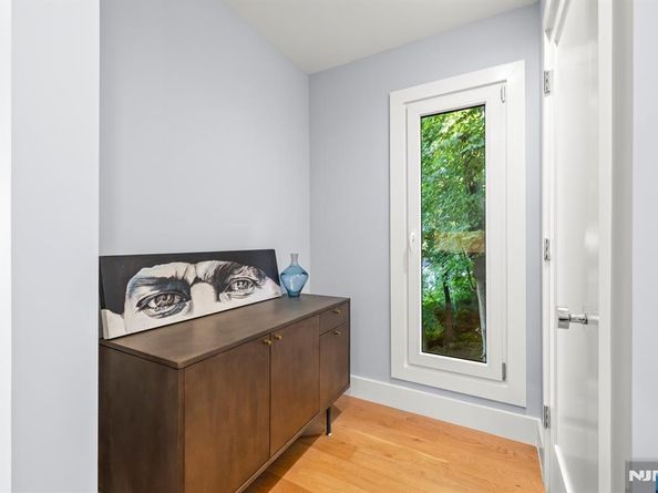 1076 River Road, Edgewater NJ 07020