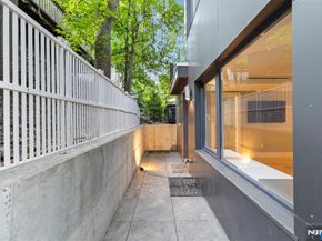 1076 River Road, Edgewater NJ 07020