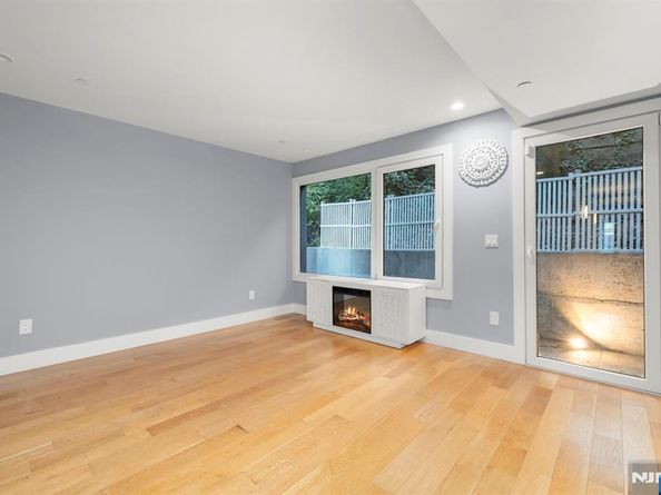 1076 River Road, Edgewater NJ 07020