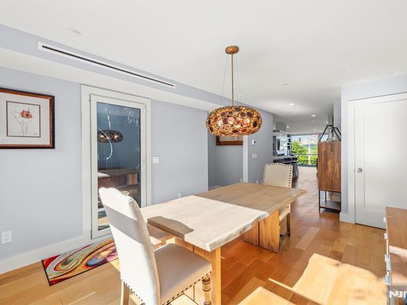 1076 River Road, Edgewater NJ 07020