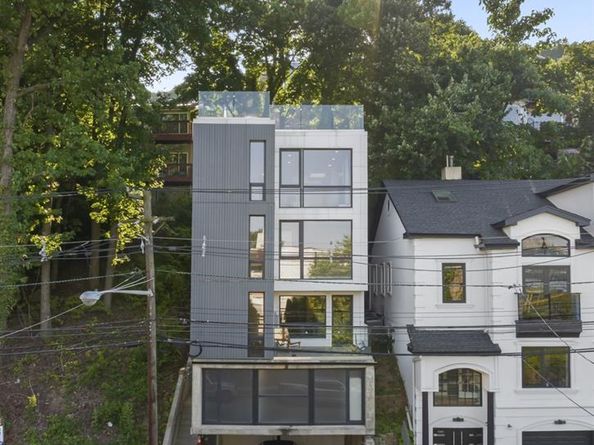 1076 River Road, Edgewater NJ 07020