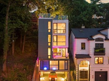 1076 River Road