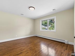 1087 Kingsland Lane, Fort Lee NJ 07024