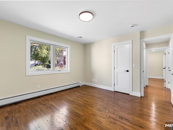 1087 Kingsland Lane, Fort Lee NJ 07024