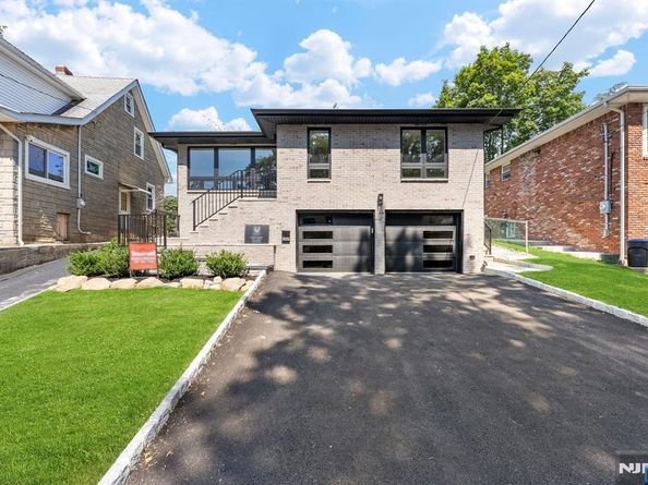 1087 Kingsland Lane, Fort Lee NJ 07024