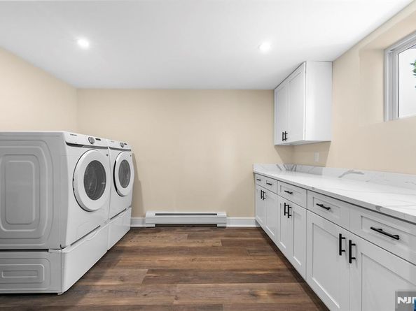 1087 Kingsland Lane, Fort Lee NJ 07024