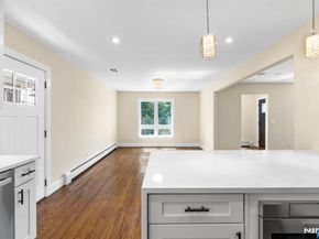 1087 Kingsland Lane, Fort Lee NJ 07024