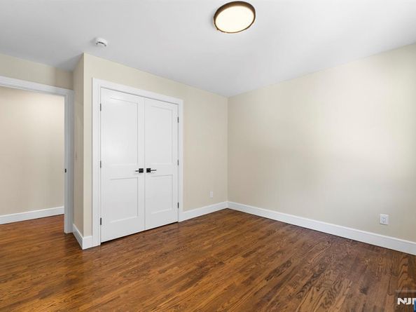 1087 Kingsland Lane, Fort Lee NJ 07024