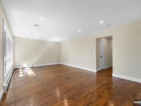 1087 Kingsland Lane, Fort Lee NJ 07024
