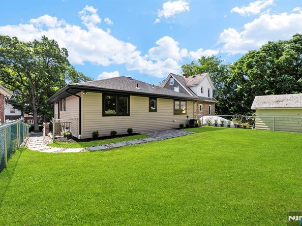 1087 Kingsland Lane, Fort Lee NJ 07024