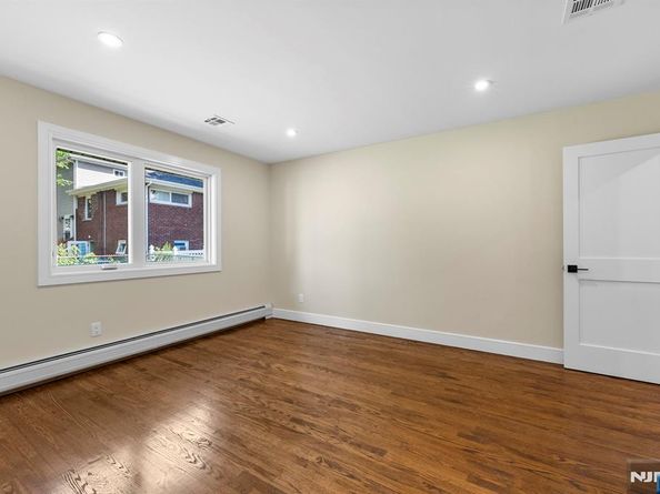 1087 Kingsland Lane, Fort Lee NJ 07024