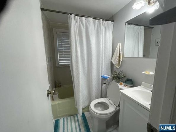 2 Elizabeth Street, Ridgefield NJ 07657