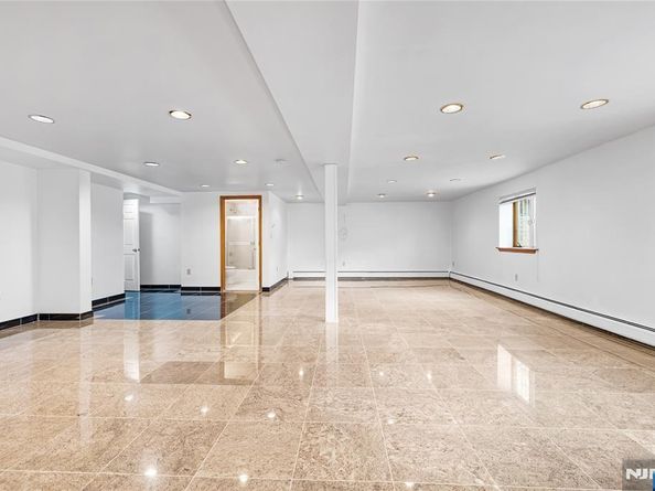664 Day Avenue, Ridgefield NJ 07657