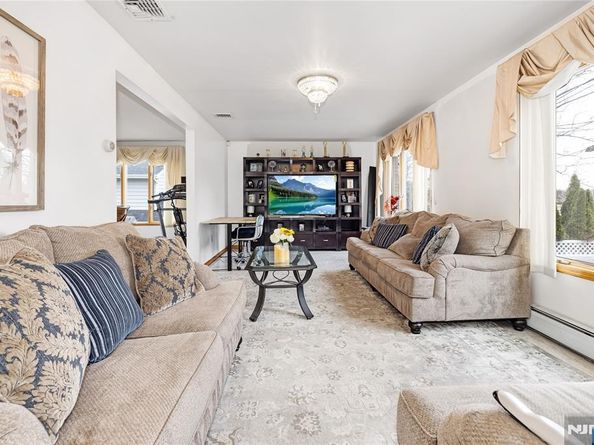 664 Day Avenue, Ridgefield NJ 07657