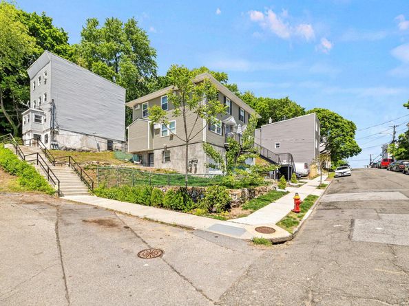 141 High Street, Yonkers NY 10703