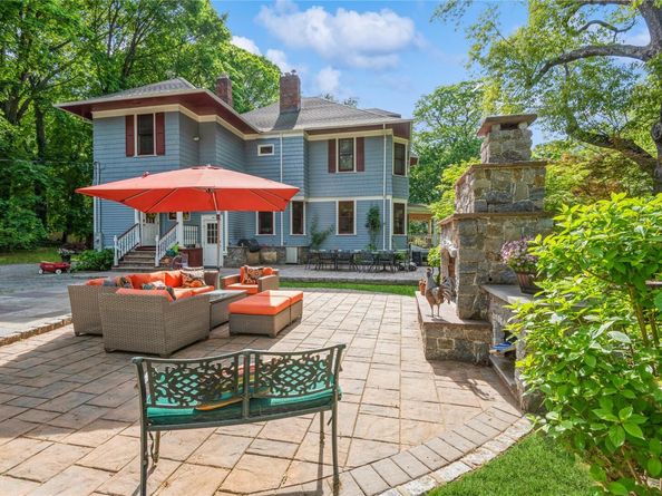 110 Red Spring Lane, Glen Cove NY 11542