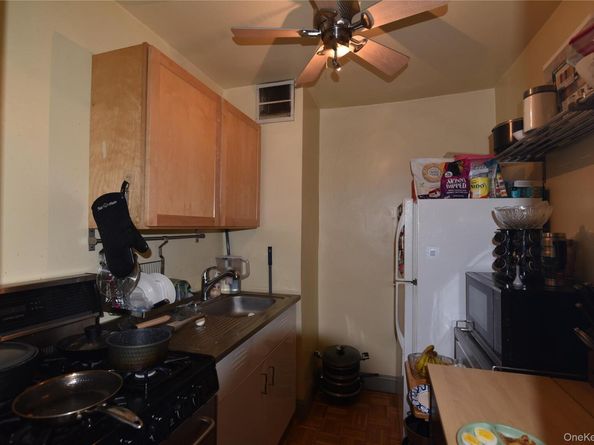 54-40 Little Neck Parkway 4A, Little Neck NY 11362