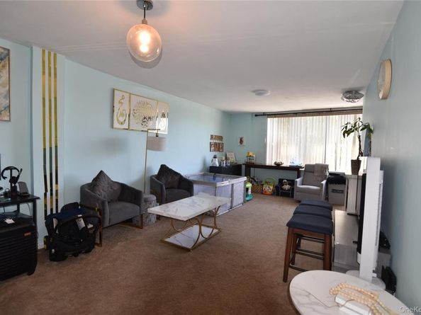 54-40 Little Neck Parkway 4A, Little Neck NY 11362