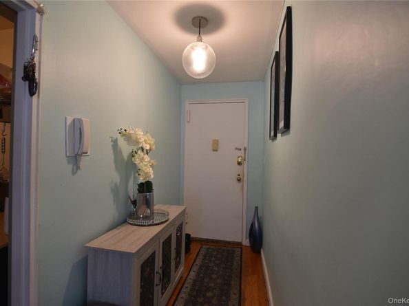 54-40 Little Neck Parkway 4A, Little Neck NY 11362