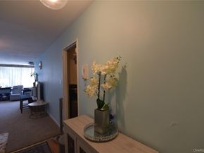 54-40 Little Neck Parkway 4A, Little Neck NY 11362
