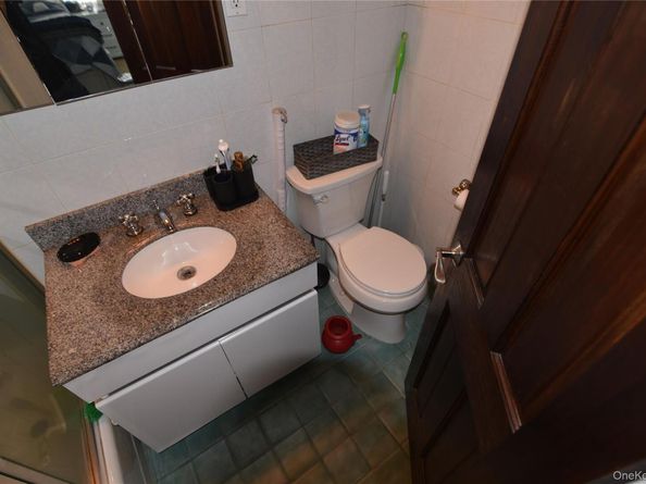 54-40 Little Neck Parkway 4A, Little Neck NY 11362