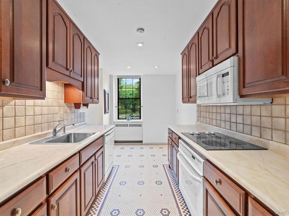341 Furnace Dock Rd 5, Cortlandt Manor NY 10567