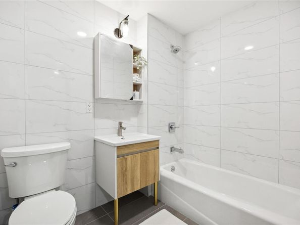 163-07 72nd Ave 4H, Fresh Meadows NY 11365
