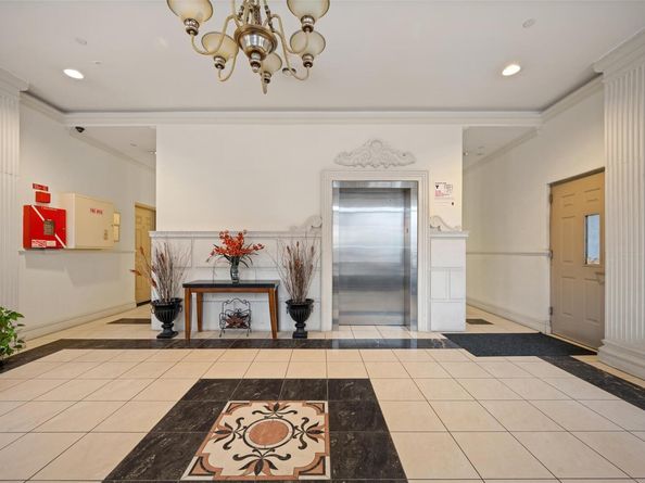 25-25 Newtown Avenue 4D, Astoria NY 11102