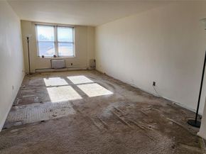 54-44 Little Neck Pkwy 2D, Little Neck NY 11362