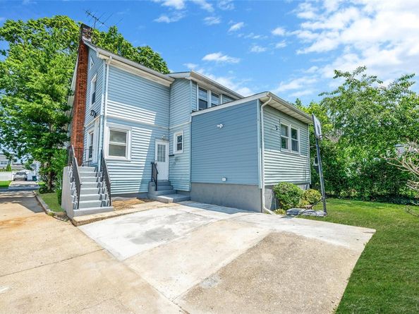 10 Leach Street, Lynbrook NY 11563