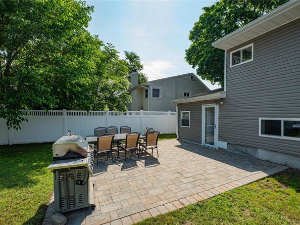 17 Abbott Street, West Babylon NY 11704