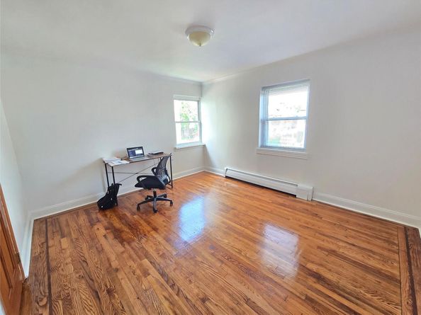 7610 174th Street, Fresh Meadows NY 11366