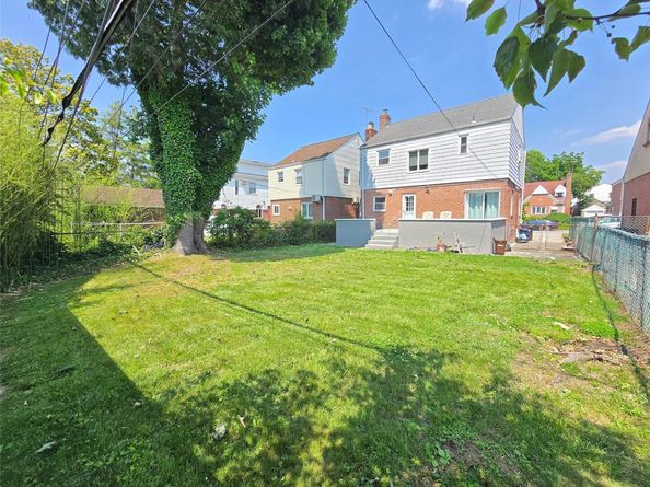 7610 174th Street, Fresh Meadows NY 11366