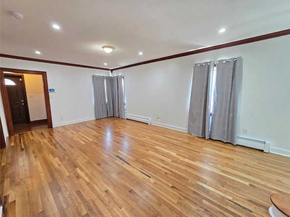 7610 174th Street, Fresh Meadows NY 11366