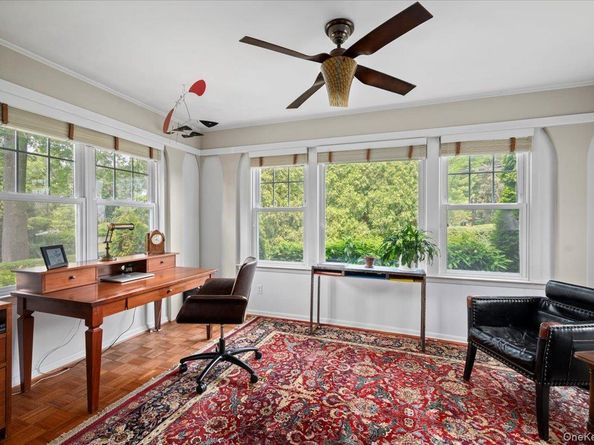 400 Manor Ridge Road, Pelham NY 10803