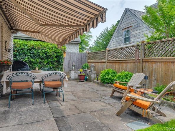 400 Manor Ridge Road, Pelham NY 10803