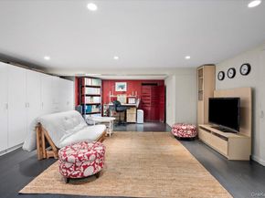 400 Manor Ridge Road, Pelham NY 10803